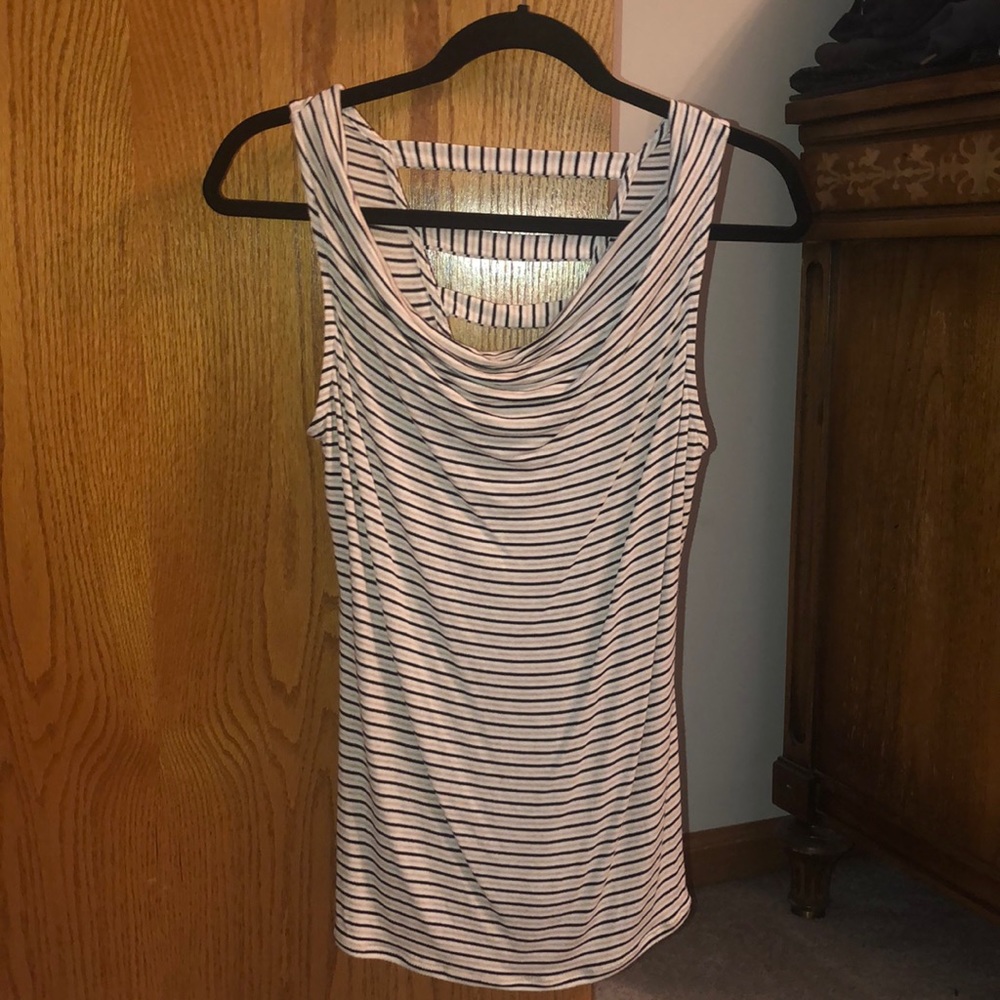 White House Black Market size xs drapy tank